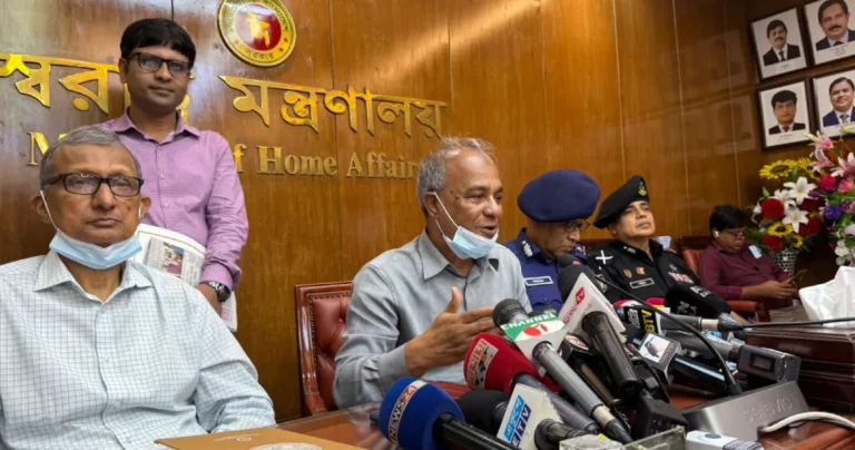 আসিফ মাহমুদের অস্ত্রের লাইসেন্স নিয়ে যা বললেন স্বরাষ্ট্র উপদেষ্টা