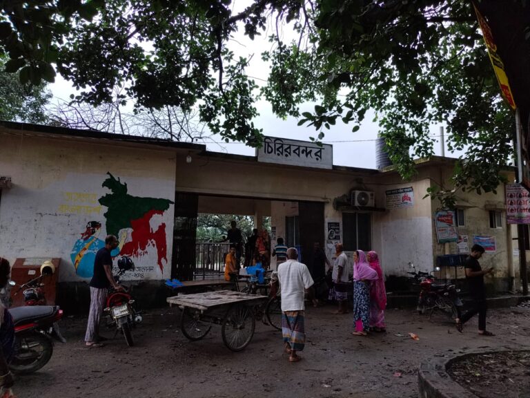 চিরিরবন্দরে ট্রেনে কাটা পড়ে নারীসহ নিহত ২