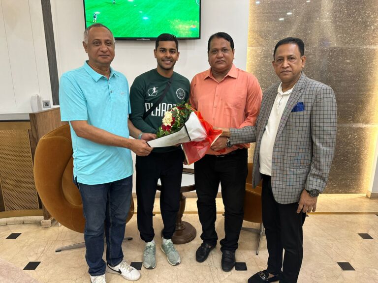 ঢাকায় এলেন শমিত সোম