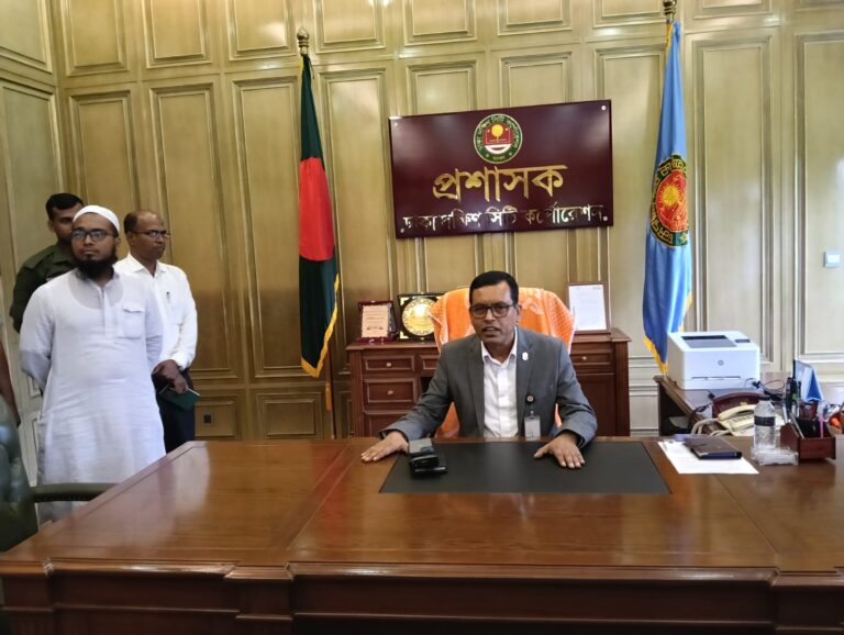 ৪৩ দিন পর নগর ভবনে এলেন ডিএসসিসির প্রশাসক