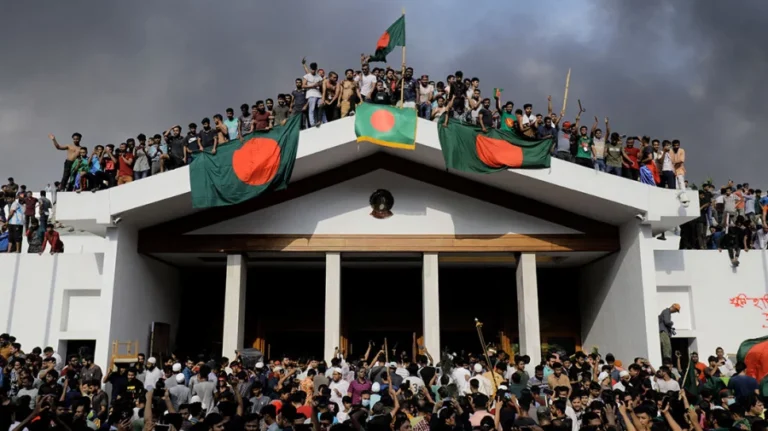 ১ জুলাই : আওয়ামী লীগ শাসন পতনের অভূতপূর্ব সূচনা