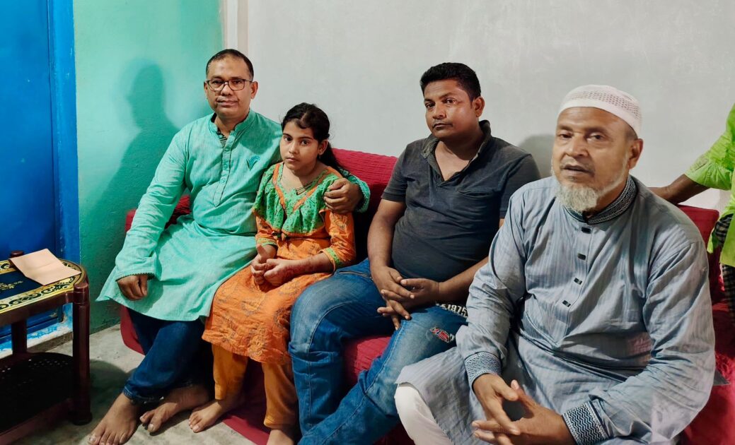 প্রয়াত শ্রমিক দল নেতার পরিবারের পাশে ব্যারিস্টার সায়েম
