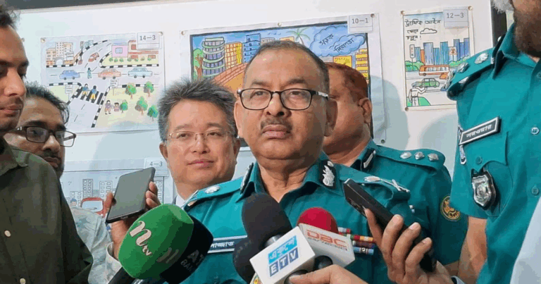 মব জাস্টিসে পুলিশের গাফিলতি প্রমাণ হলে ব্যবস্থা: ডিএমপি কমিশনার