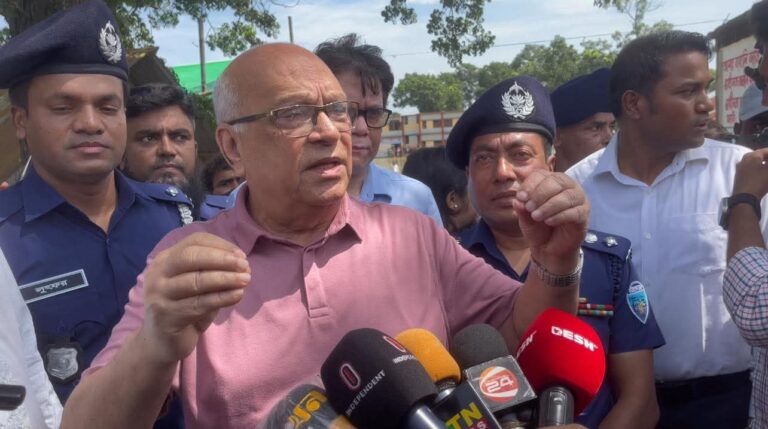 সেনাবাহিনীকে দিয়ে বাঁধ নির্মাণের বিষয়ে ভাবছে সরকার: ফারুক ই আজম