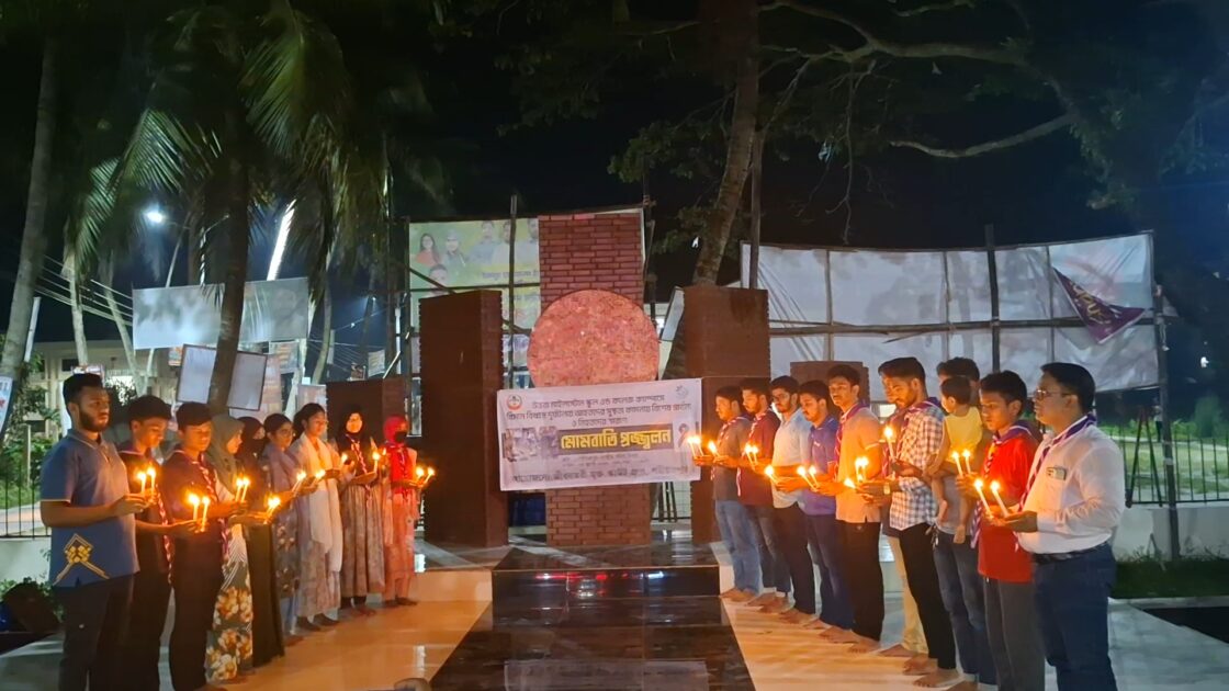 মাইলস্টোনে বিমান দুর্ঘটনায় নিহতদের স্মরণে মোমবাতি প্রজ্জ্বলন