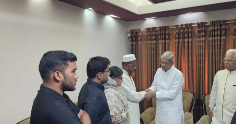 পাইলট তৌকিরের পরিবারের সঙ্গে সাক্ষাৎ করে সমবেদনা জানালেন ফখরুল