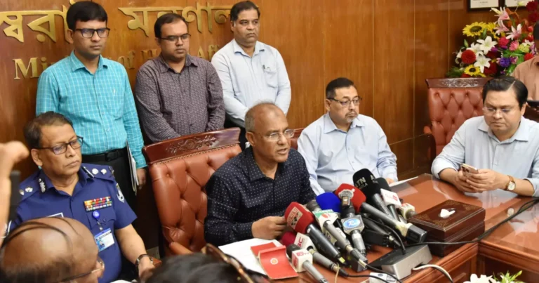 আইনশৃঙ্খলা নিয়ন্ত্রণে দেশজুড়ে শুরু হচ্ছে চিরুনি অভিযান: স্বরাষ্ট্র উপদেষ্টা