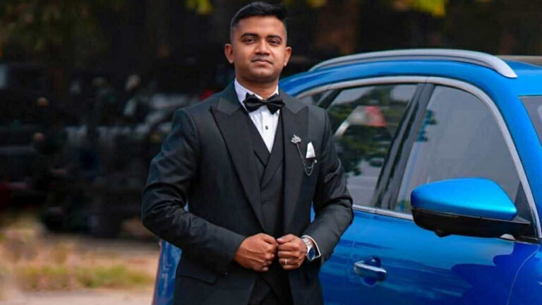 বিধ্বস্ত বিমানের পাইলটের খোঁজ নেই