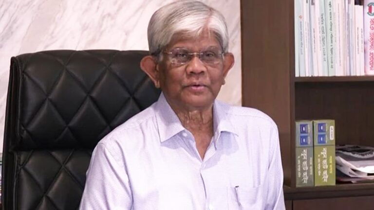 মাথায় হাত বুলিয়ে, ধমক দিয়ে কাজ করাতে হচ্ছে: অর্থ উপদেষ্টা