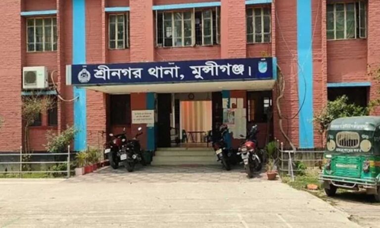 বাড়ির পুকুরে মিলল দুই জমজ শিশুর মরদেহ, বাবা-মা আটক