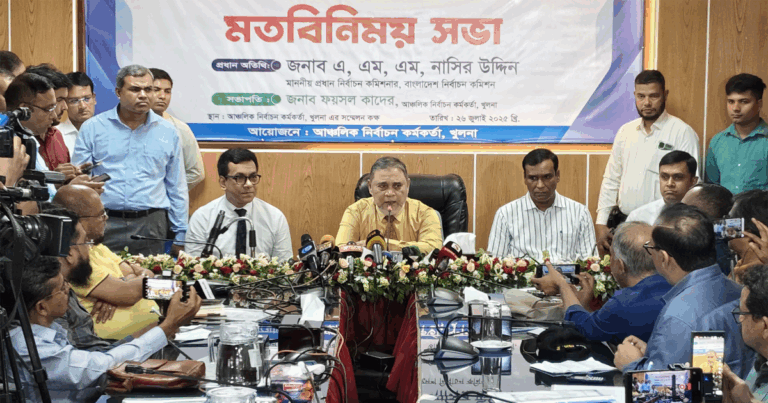 নির্বাচনে অস্ত্রের চেয়েও ভয়াবহ হুমকি এআই: সিইসি