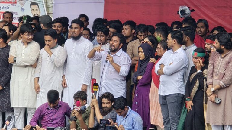 গোপালগঞ্জের সাধারণ মানুষকে মুজিববাদ থেকে মুক্ত করব : নাহিদ ইসলাম