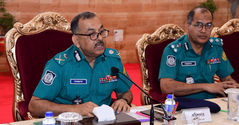 ‘আইনশৃঙ্খলা রক্ষায় সর্বোচ্চ পেশাদারিত্বের সঙ্গে দায়িত্ব পালন করতে হবে’