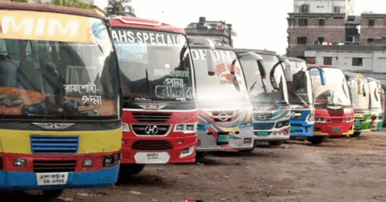 ৩ দিন পর চাঁপাইনবাবগঞ্জ-রাজশাহী রুটে বাস চলাচল স্বাভাবিক