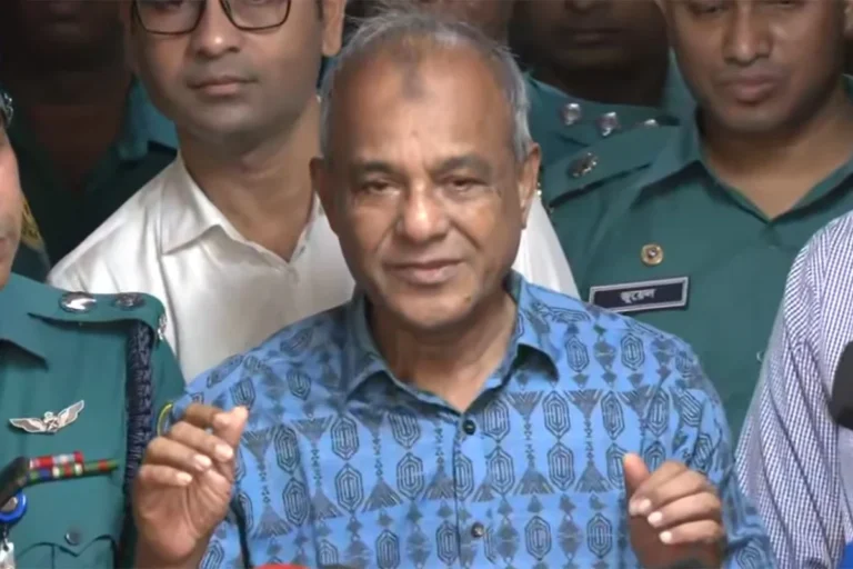 আ. লীগ অপকর্ম করতে চাইলে ছাড় পাবে না : স্বরাষ্ট্র উপদেষ্টা