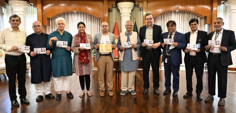 জুলাই গণঅভ্যুত্থান দিবসে স্মারক ডাকটিকিট অবমুক্ত করলেন প্রধান উপদেষ্টা