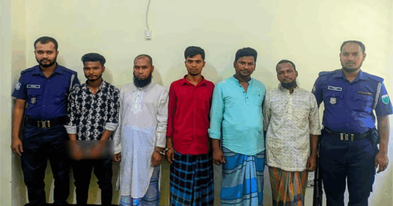 ভোলাগঞ্জ সাদাপাথর লুট ও বহন অভিযোগে গ্রেপ্তার ৫