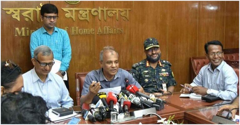 লুট হওয়া অস্ত্র উদ্ধারে পুরস্কার ঘোষণা