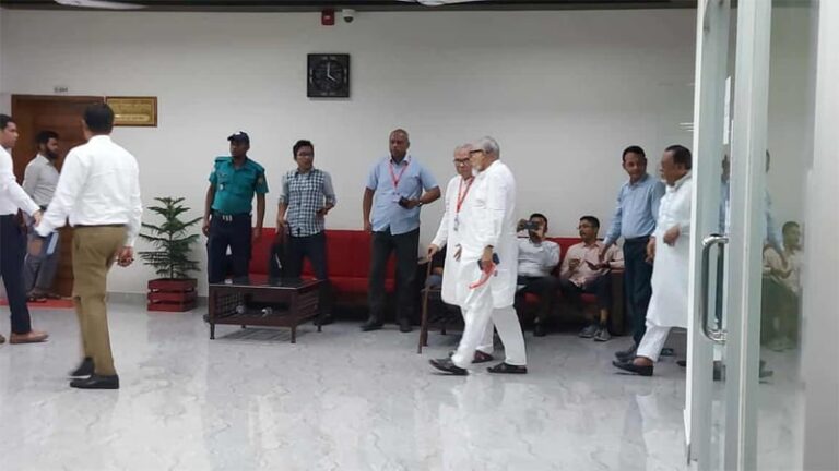 সিইসির সঙ্গে বৈঠকে বিএনপি প্রতিনিধি দল