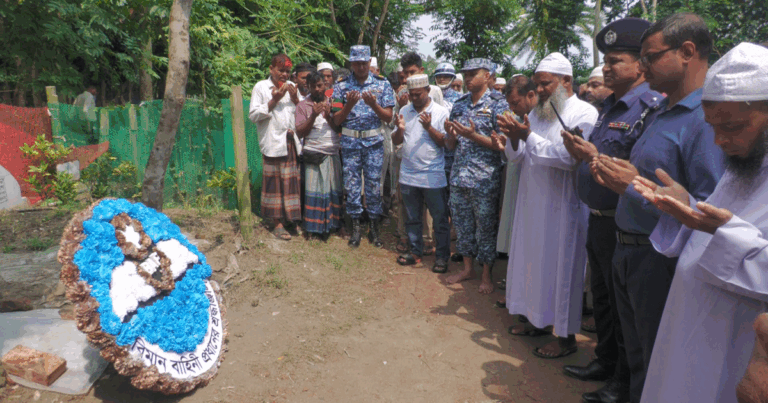 মাইলস্টোন ট্র্যাজেডি: নিহত ফাতেমা’র কবরে শ্রদ্ধা জানাল বিমান বাহিনী