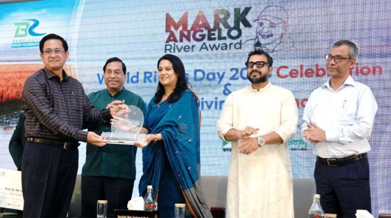 সেন্টমার্টিনে পর্যটক প্রবেশ কখনো বন্ধ হয়নি: পরিবেশ উপদেষ্টা