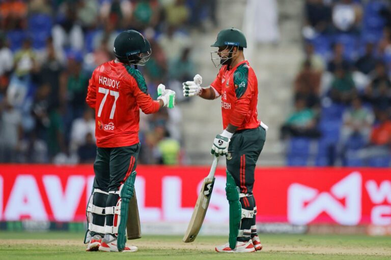 টস হেরে ব্যাটিংয়ে বাংলাদেশ