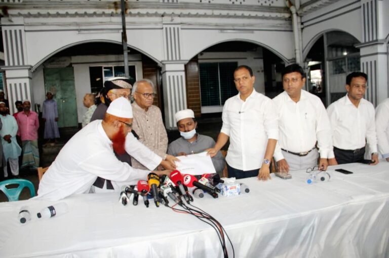 ক্যান্সার আক্রান্ত হেফাজত নেতার পাশে তারেক রহমান