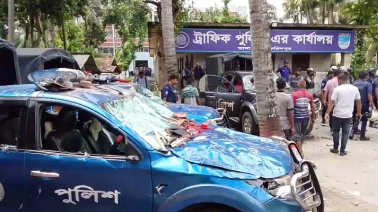 ভাঙ্গায় নির্বাচন অফিস ও ইউএনও কার্যালয়ে ভাঙচুর