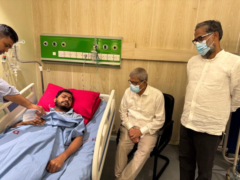 নুরকে দেখতে হাসপাতালে মির্জা ফখরুল