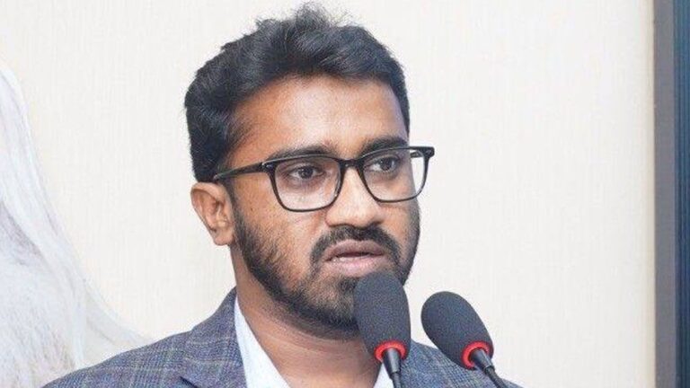 স্বাস্থ্য উপদেষ্টার উচিত দায়িত্ব থেকে সরে যাওয়া : রাশেদ খান