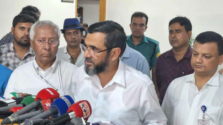 নির্বাচনে আওয়ামী লীগ অংশ নিতে পারবে কি না, স্পষ্ট করল ইসি