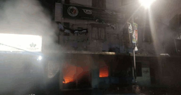 জাতীয় পার্টি কেন্দ্রীয় কার্যালয়ে ফের ভাঙচুর-অগ্নিসংযোগ