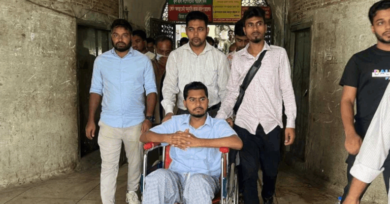 ১৮ দিন পর হাসপাতাল ছাড়লেন নুরুল হক নুর