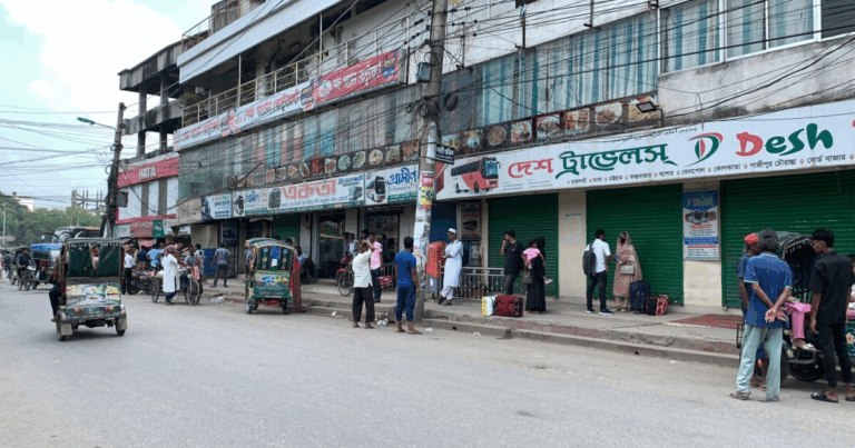 রাজশাহী, নাটোর ও চাঁপাইনবাবগঞ্জ থেকে আজও বন্ধ বাস চলাচল