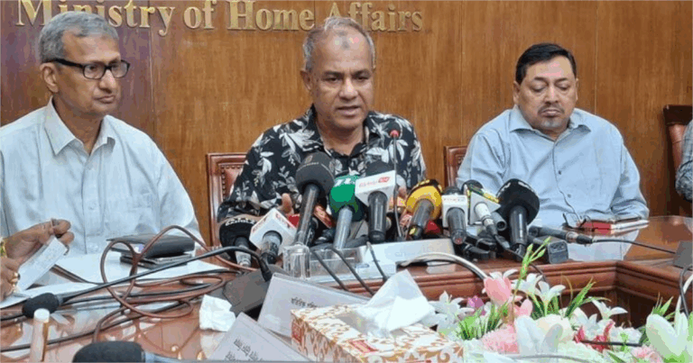 ডাকসু হবে আগামী জাতীয় নির্বাচনের মডেল: স্বরাষ্ট্র উপদেষ্টা