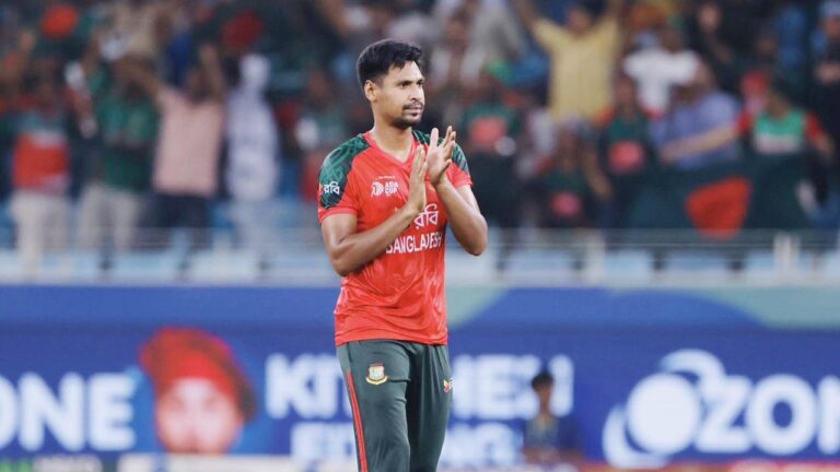 ‘ডট বলে’ মুস্তাফিজের বিশ্ব রেকর্ড