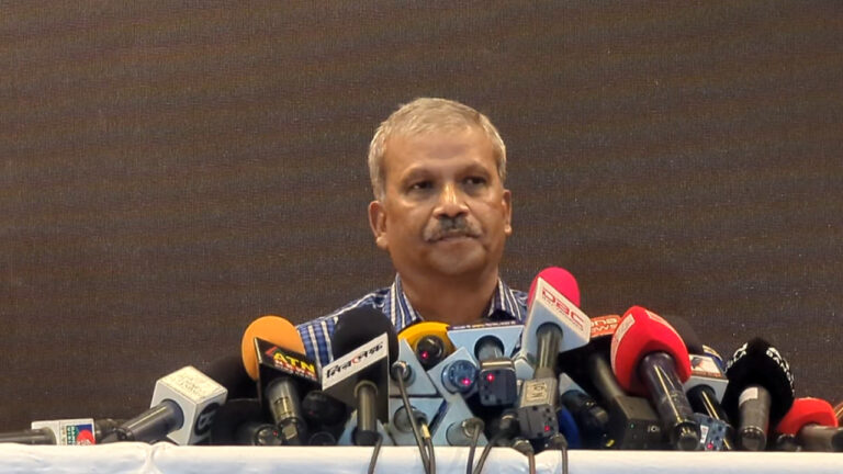 গণভোট নিয়ে সিদ্ধান্ত নেবেন প্রধান উপদেষ্টা: আসিফ নজরুল