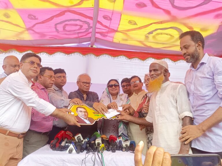গরু ছাড়াই ঘানি টানা সেই প্রবীণ দম্পতির পাশে দাঁড়ালেন তারেক রহমান