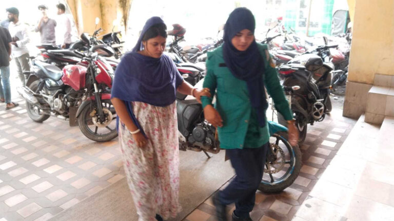 ভারতীয় নাগরিক সন্দেহে বরিশালে নারী আটক