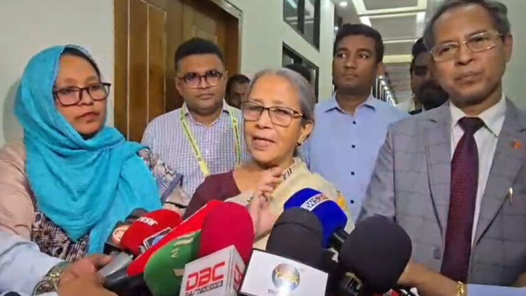 মা ইলিশ ধরছে ভারতীয় জেলেরা: মৎস্য উপদেষ্টা