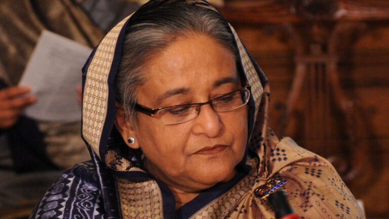 হাসিনাসহ পলাতকদের হাজিরে পত্রিকায় বিজ্ঞপ্তি প্রকাশের নির্দেশ