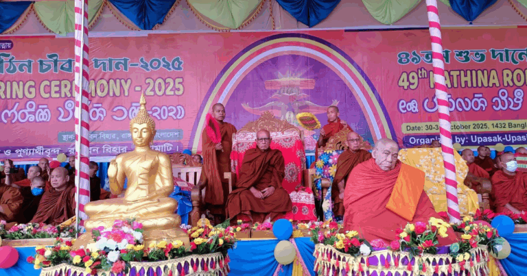 রাঙামাটি রাজবন বিহারে সম্পন্ন হলো কঠিন চীবর দান উৎসব