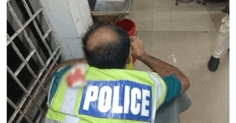 ট্রাফিক পুলিশের মাথা ফাটালেন অটোরিকশা চালক