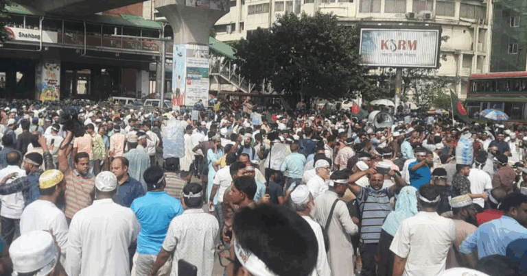 এমপিওভুক্ত শিক্ষকদের শাহবাগ অবরোধ, যান চলাচল বন্ধ