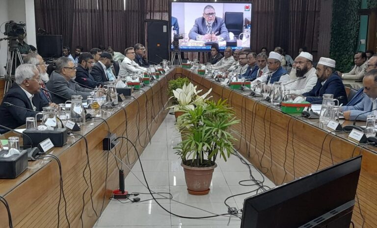 জাতিকে সুষ্ঠু ও গ্রহণযোগ্য নির্বাচন উপহার দিতে চাই: সিইসি