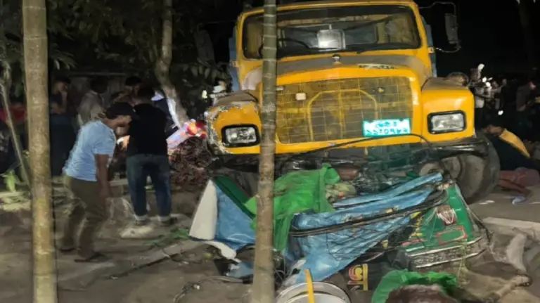 কুমিল্লায় ত্রিমুখি সংঘর্ষে নিহত ৩