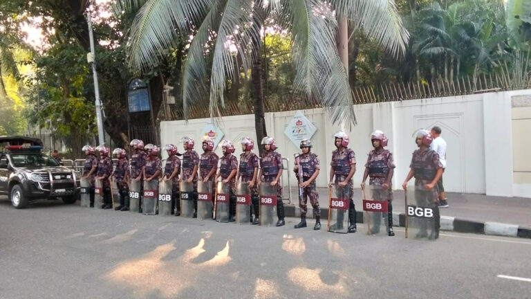 ঢাকা ও আশপাশের জেলায় বিজিবি মোতায়েন