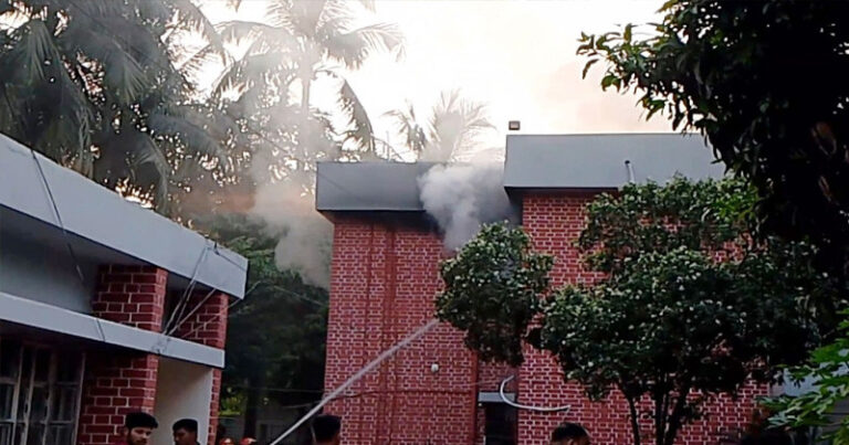 মেহেরপুর পুলিশ সুপারের বাসভবনে আগুন