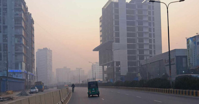 ঢাকায় শীতের আগমনী বার্তা