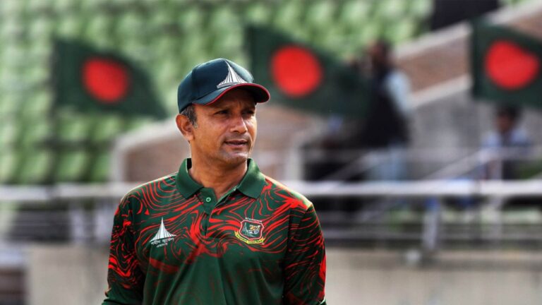 জামায়াতে যোগ দেওয়ার বিষয়ে যা বললেন পাইলট